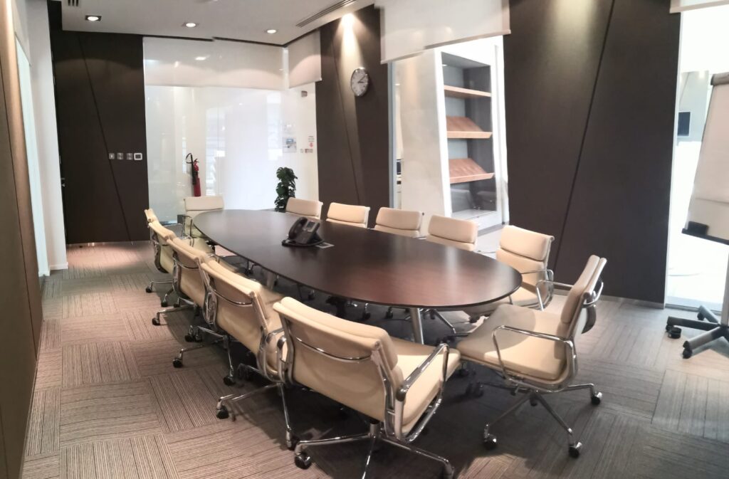 QA2693 – Regus Jaidah Square 2693 Falcon Meeting Room