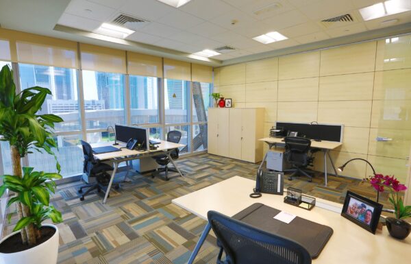 4-ppl-Ofice-min-scaled