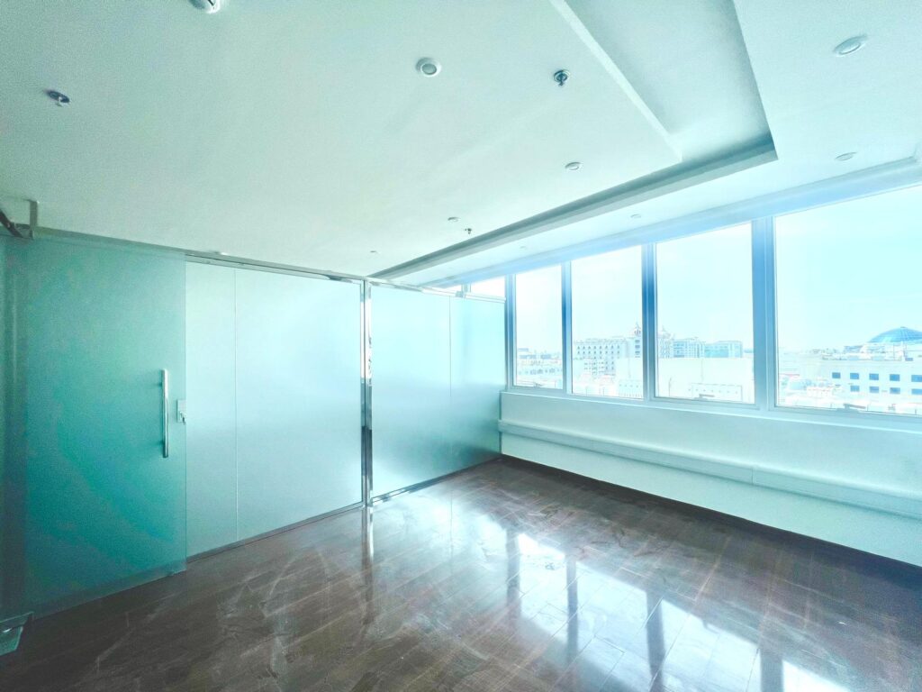 dcf8e2e0-dd8b-4b4c-81c9-fae320673d6d